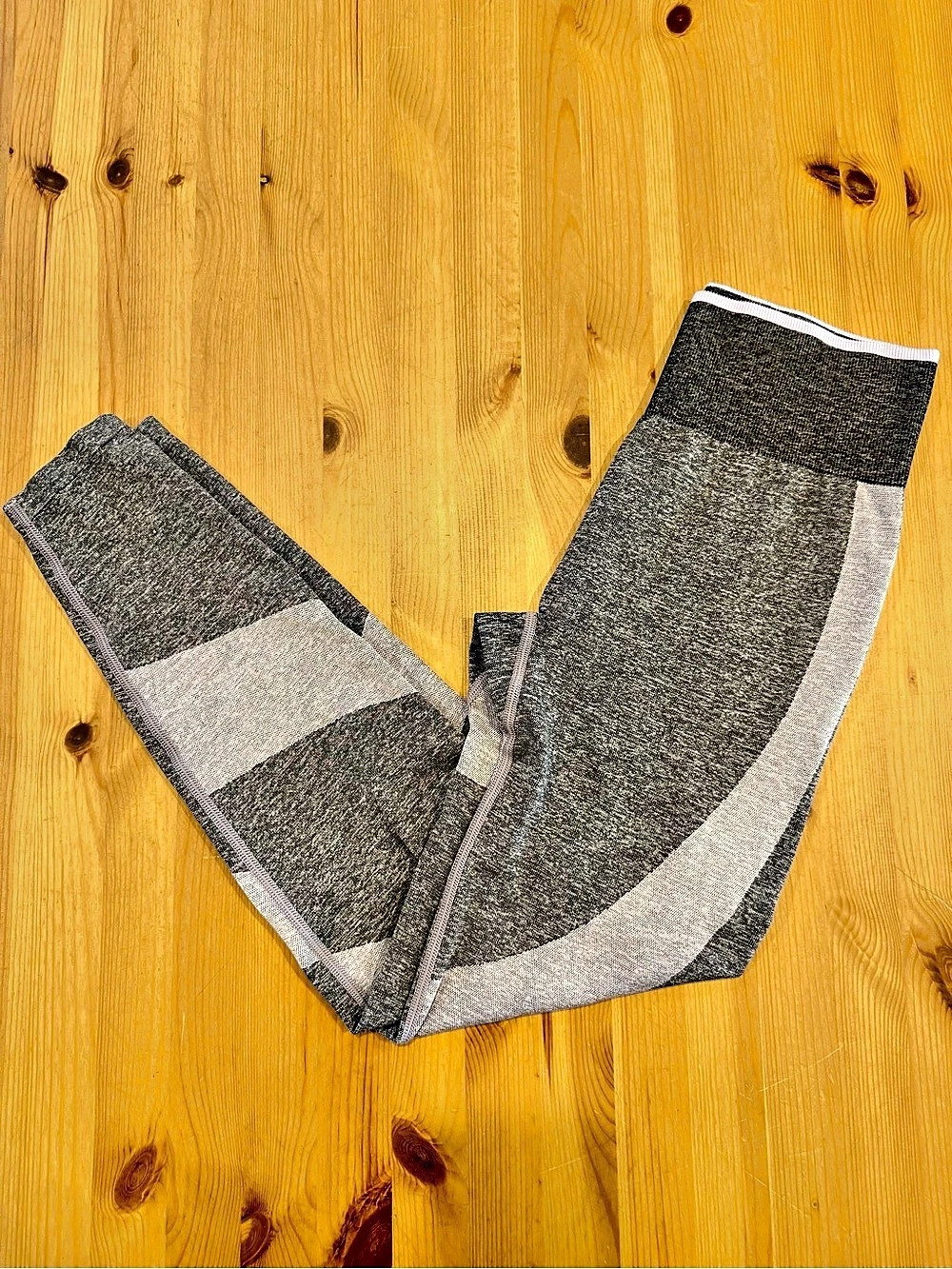 Victoria's Secret PINK Seamless leggings Color Block Gray Leggings Size Medium